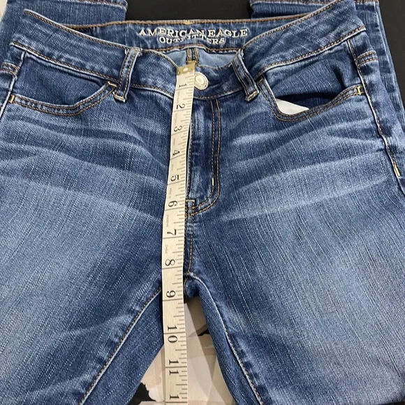 AEO Hi-Rise Jegging Crop Super Stretch Distressed Design Denim Jeans, Size 4 - Picture 11 of 16